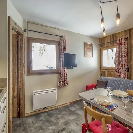 Apartment Avec Chambrette 275 *